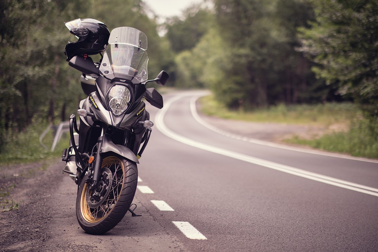 motorbike 7249769_1280