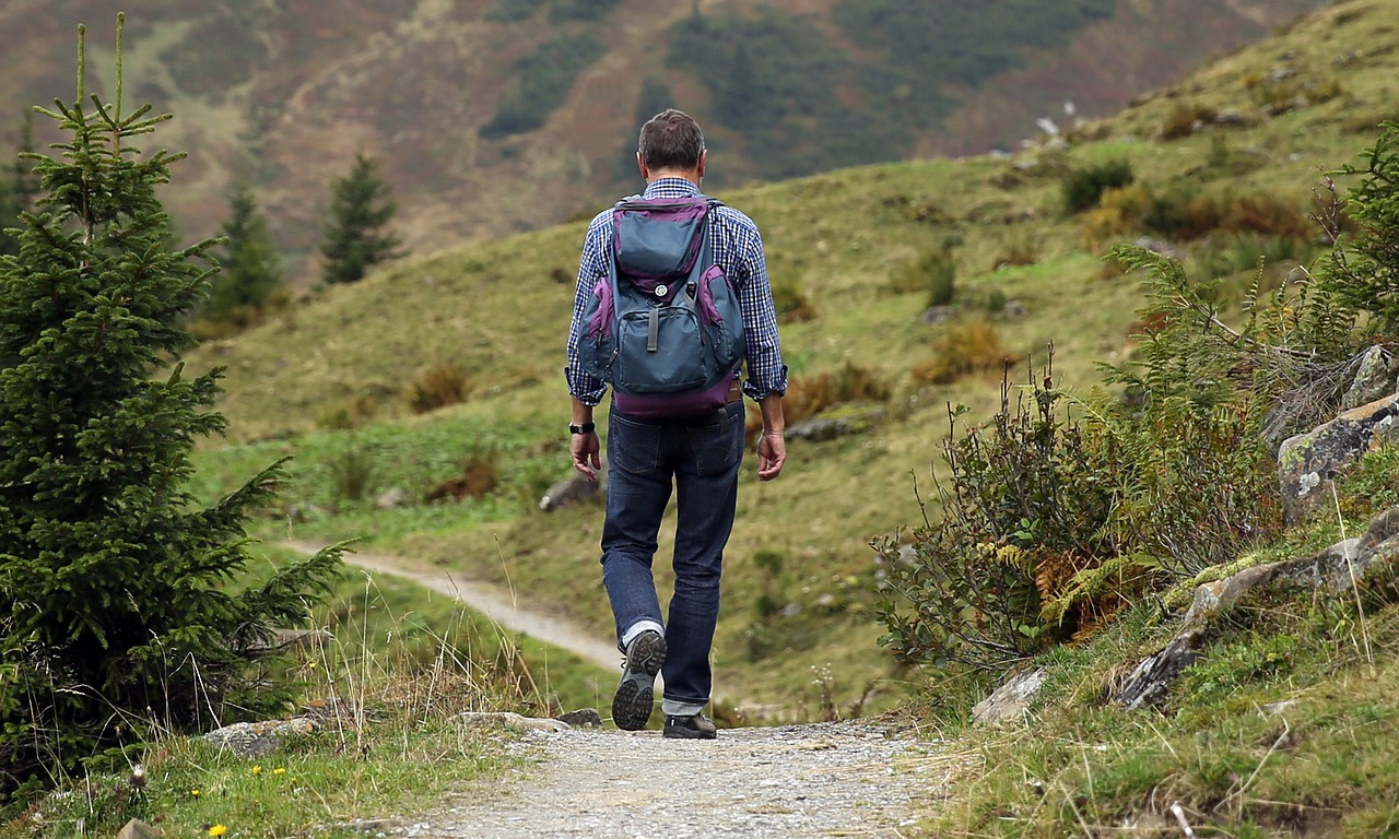 mountaineering 455338_1280